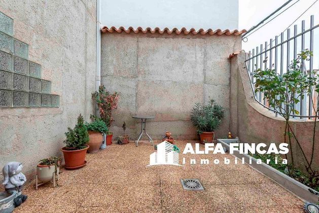 Foto 2 de Xalet en venda a calle Villarrobledo de 3 habitacions amb garatge i jardí