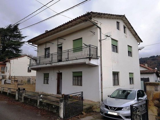 Foto 1 de Chalet en venta en Arenas de Iguña de 5 habitaciones con garaje y jardín