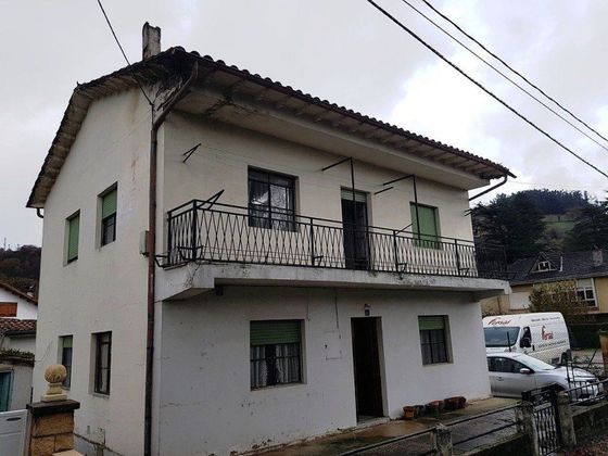 Foto 2 de Chalet en venta en Arenas de Iguña de 5 habitaciones con garaje y jardín