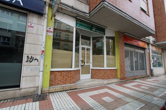 Foto 1 de Alquiler de local en calle Aragón con terraza