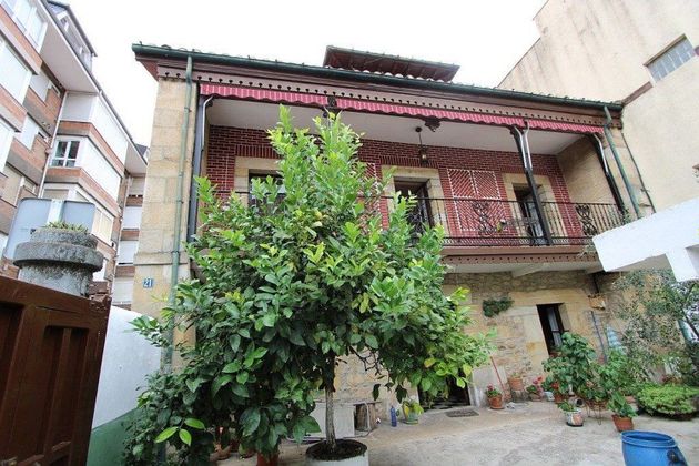 Foto 1 de Xalet en venda a calle Hermanos Salas de 9 habitacions amb terrassa i garatge