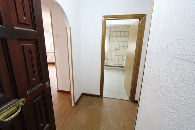 Foto 2 de Venta de piso en calle Trabajadores de Authi de 3 habitaciones con calefacción y ascensor