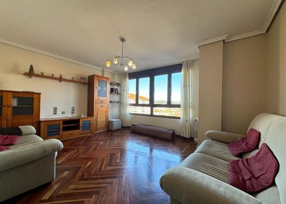 Foto 1 de Alquiler de piso en calle Lasaga Larreta de 3 habitaciones con garaje y calefacción