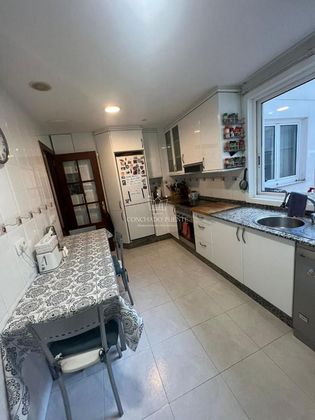 Foto 2 de Venta de piso en Riazor - Los Rosales de 2 habitaciones con terraza y garaje