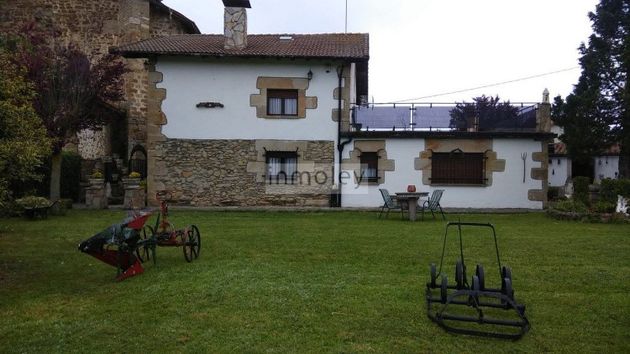 Foto 1 de Casa rural en venda a Legutiano de 4 habitacions amb terrassa i piscina
