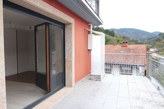 Foto 2 de Pis en venda a Berrobi de 2 habitacions amb terrassa i garatge