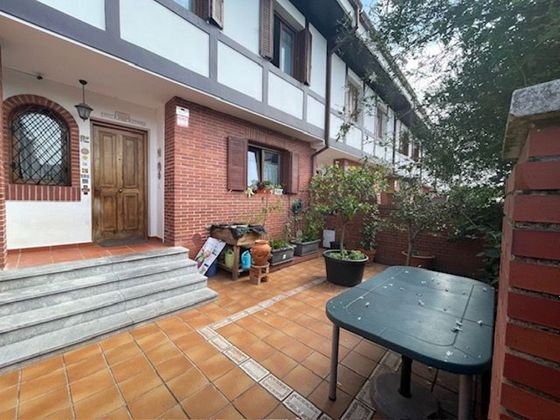 Foto 1 de Casa adossada en venda a calle Centro de 4 habitacions amb terrassa i garatge