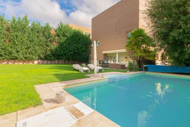 Foto 1 de Xalet en venda a Olaz de 6 habitacions amb terrassa i piscina