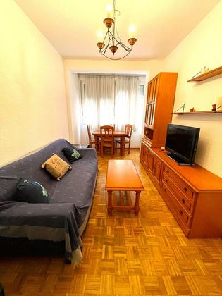 Foto 2 de Pis en venda a Delicias de 4 habitacions amb calefacció i ascensor