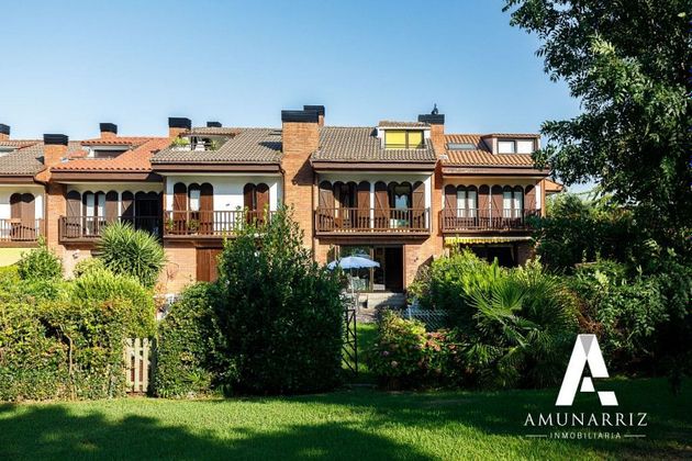 Foto 1 de Casa adossada en venda a Hondarribia de 4 habitacions amb terrassa i jardí
