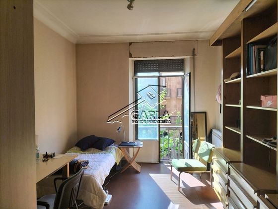 Foto 1 de Pis en lloguer a Centro - Salamanca de 5 habitacions amb terrassa i mobles