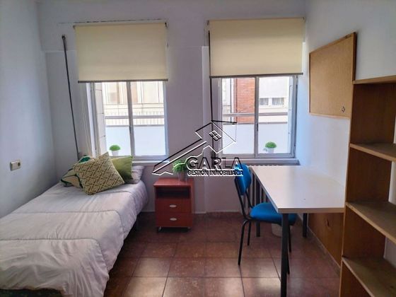 Foto 2 de Pis en lloguer a Garrido Sur - Estación Sur de 4 habitacions amb terrassa i mobles