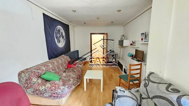 Foto 2 de Piso en alquiler en Salesas - Labradores de 4 habitaciones con terraza y muebles