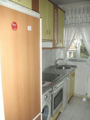 Foto 2 de Pis en venda a Basauri de 3 habitacions amb terrassa i balcó