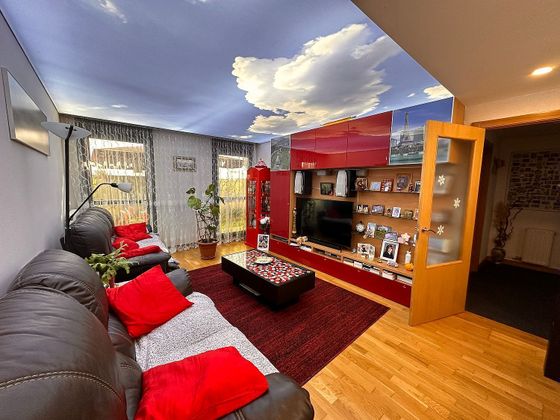Foto 2 de Pis en venda a Sarriguren de 3 habitacions amb terrassa i garatge