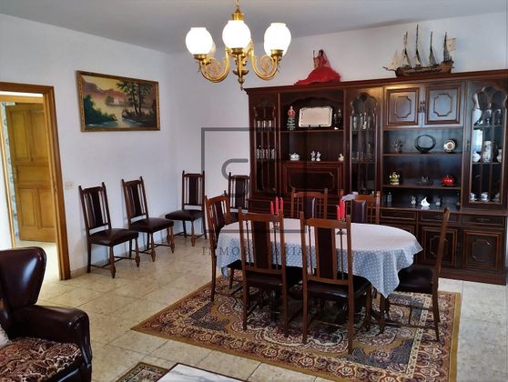 Foto 2 de Xalet en venda a O Milladoiro de 6 habitacions amb terrassa i garatge