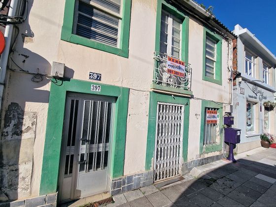 Foto 1 de Casa adossada en venda a calle De Castela de 4 habitacions amb terrassa i jardí