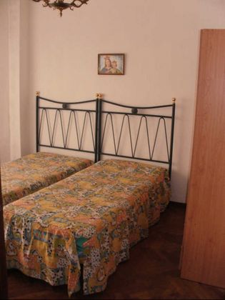 Foto 1 de Pis en venda a Centro - El Pilar de 4 habitacions amb terrassa i calefacció