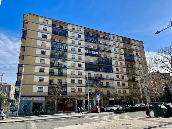 Foto 1 de Venta de piso en avenida De Sancho El Fuerte de 3 habitaciones con terraza y garaje