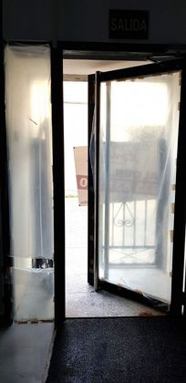 Foto 2 de Alquiler de local en calle Mesones con aire acondicionado y calefacción