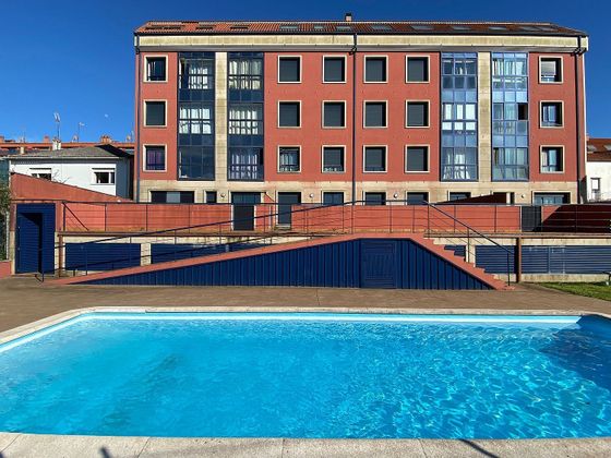 Foto 1 de Pis en venda a Boiro de 2 habitacions amb piscina i garatge
