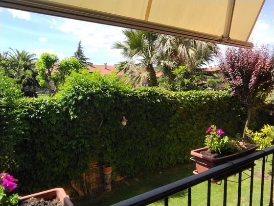 Foto 2 de Xalet en venda a Lardero de 5 habitacions amb terrassa i piscina
