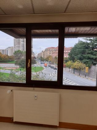 Foto 2 de Oficina en venda a Azpilagaña amb garatge i aire acondicionat