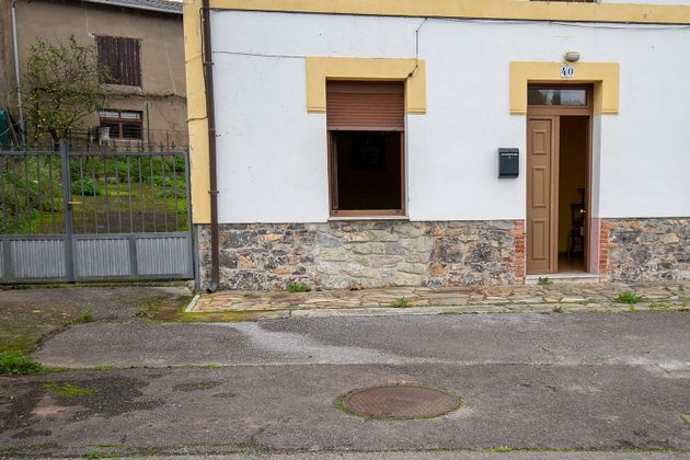 Foto 2 de Venta de casa en Villaviciosa - Amandi de 2 habitaciones con terraza y calefacción