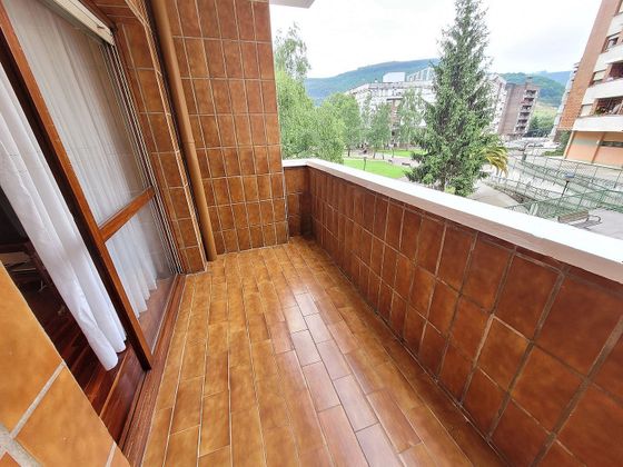 Foto 2 de Venta de piso en Amorebieta-Etxano de 3 habitaciones con terraza y garaje