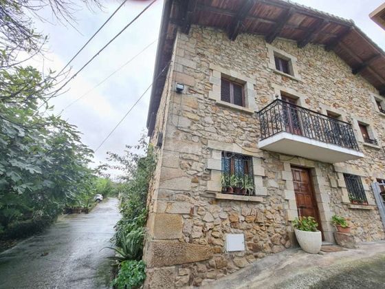 Foto 2 de Venta de casa rural en Amorebieta-Etxano de 4 habitaciones con piscina y garaje