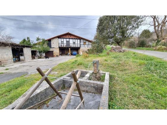 Foto 1 de Casa rural en venda a Amorebieta-Etxano de 4 habitacions amb balcó
