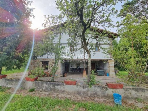 Foto 1 de Casa rural en venda a Abadiño de 5 habitacions amb jardí