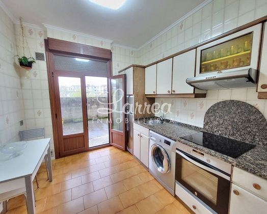 Foto 2 de Pis en venda a Amorebieta-Etxano de 4 habitacions amb terrassa i garatge