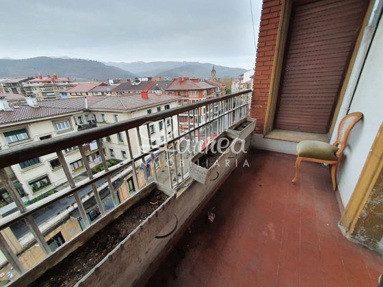 Foto 1 de Venta de piso en Amorebieta-Etxano de 4 habitaciones con terraza y calefacción