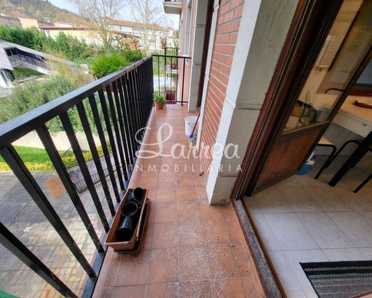 Foto 1 de Venta de piso en Amorebieta-Etxano de 2 habitaciones con terraza y garaje