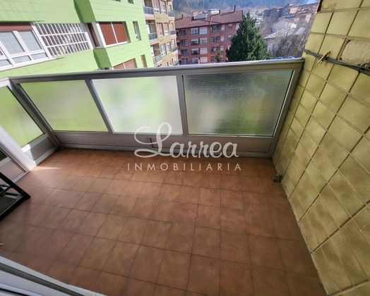 Foto 1 de Piso en venta en Galdakao de 3 habitaciones con terraza y balcón