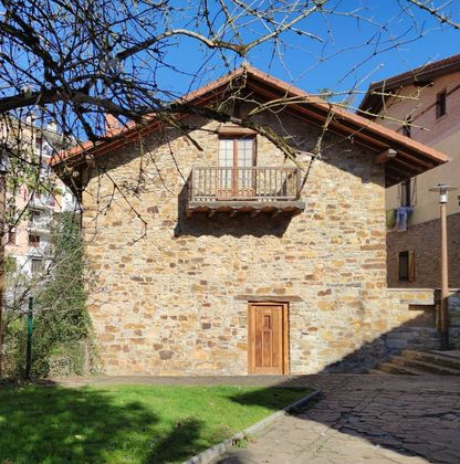 Foto 1 de Casa rural en venda a barrio Olabarri de 4 habitacions amb terrassa i balcó