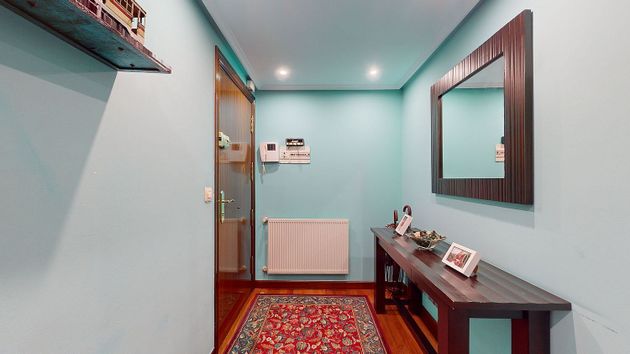 Foto 2 de Pis en venda a Bagatza - San Vicente de 4 habitacions amb balcó i calefacció