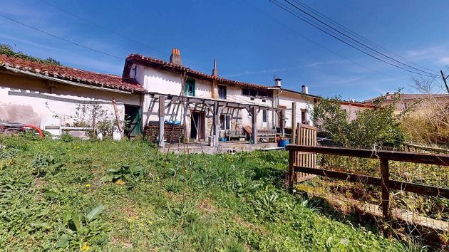Foto 2 de Venta de casa en Ziortza-Bolibar de 4 habitaciones con terraza y jardín