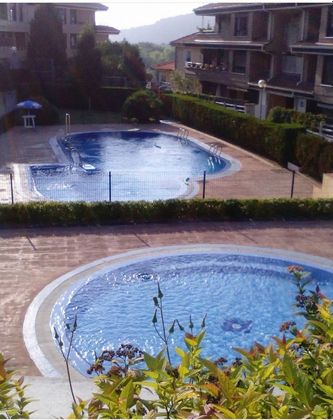 Foto 2 de Venta de dúplex en Gorliz de 3 habitaciones con terraza y piscina