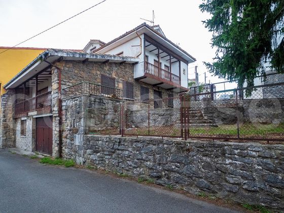 Foto 2 de Casa en venda a calle Magdalena de 5 habitacions amb terrassa i garatge