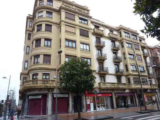 Foto 2 de Pis en venda a Centro - Mendibil - Santiago de 4 habitacions amb ascensor