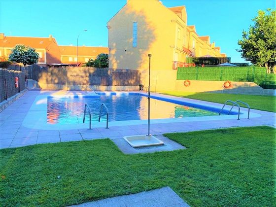 Foto 1 de Casa adossada en venda a Portillejo - Valdegastea de 4 habitacions amb terrassa i piscina