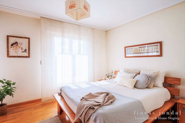 Foto 2 de Casa en venda a Viana de 5 habitacions amb terrassa i piscina