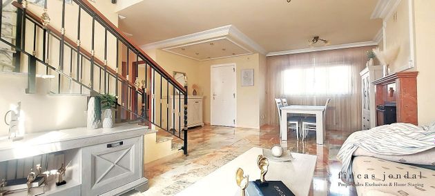 Foto 1 de Casa en venda a Lardero de 4 habitacions amb terrassa i piscina
