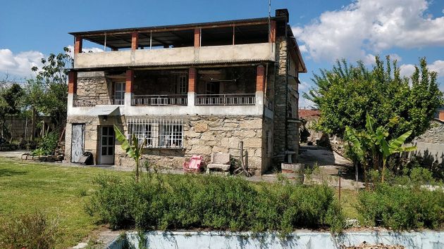Foto 1 de Chalet en venta en Neves (As) de 4 habitaciones con terraza y piscina
