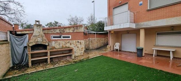 Foto 1 de Venta de casa en Sotoverde de 3 habitaciones con terraza y garaje