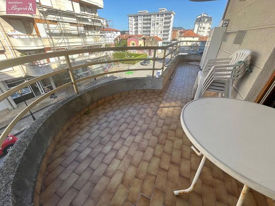 Foto 1 de Pis en venda a Colindres de 3 habitacions amb terrassa i piscina