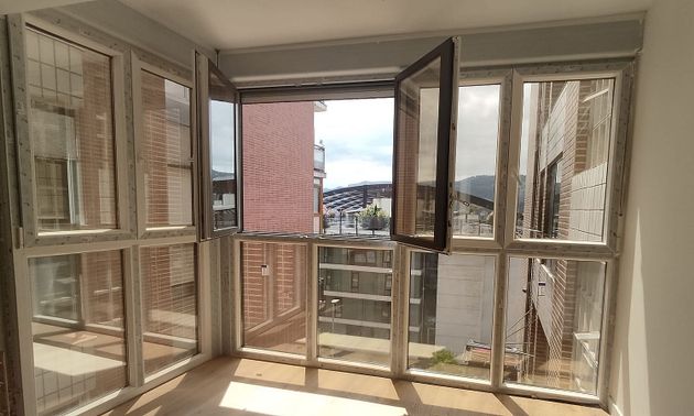 Foto 2 de Venta de piso en calle Gernikako Arbola de 3 habitaciones con calefacción y ascensor