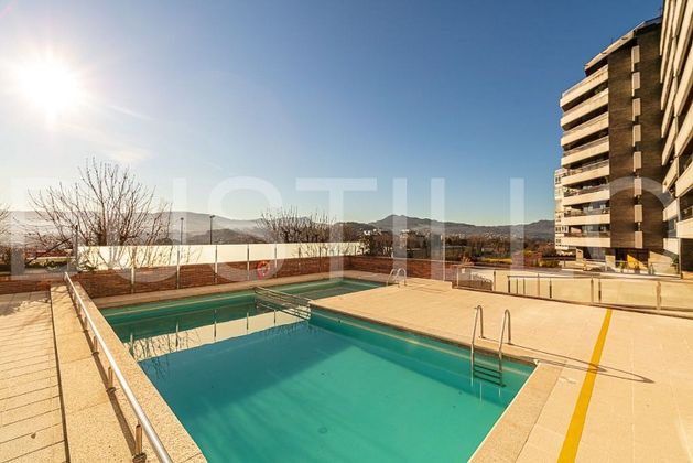 Foto 2 de Pis en venda a Praza Independencia de 5 habitacions amb terrassa i piscina